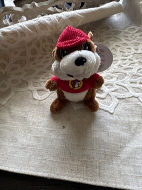 Buc-ee’s Beaver Plush Keychain NWT Red Shirt Hat Mascot Cute